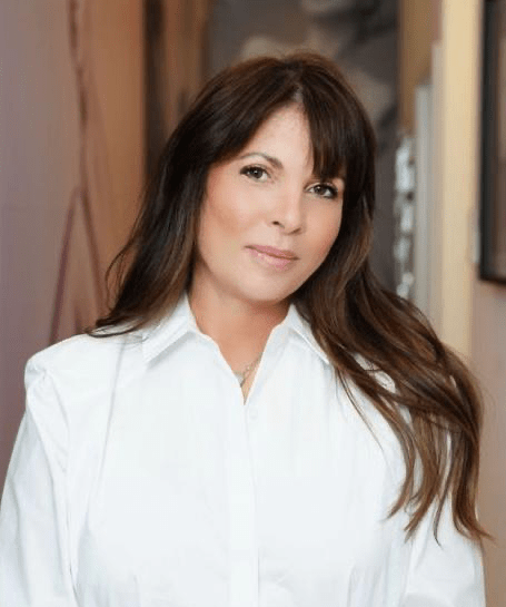 Frame 331 Vicki Corabi